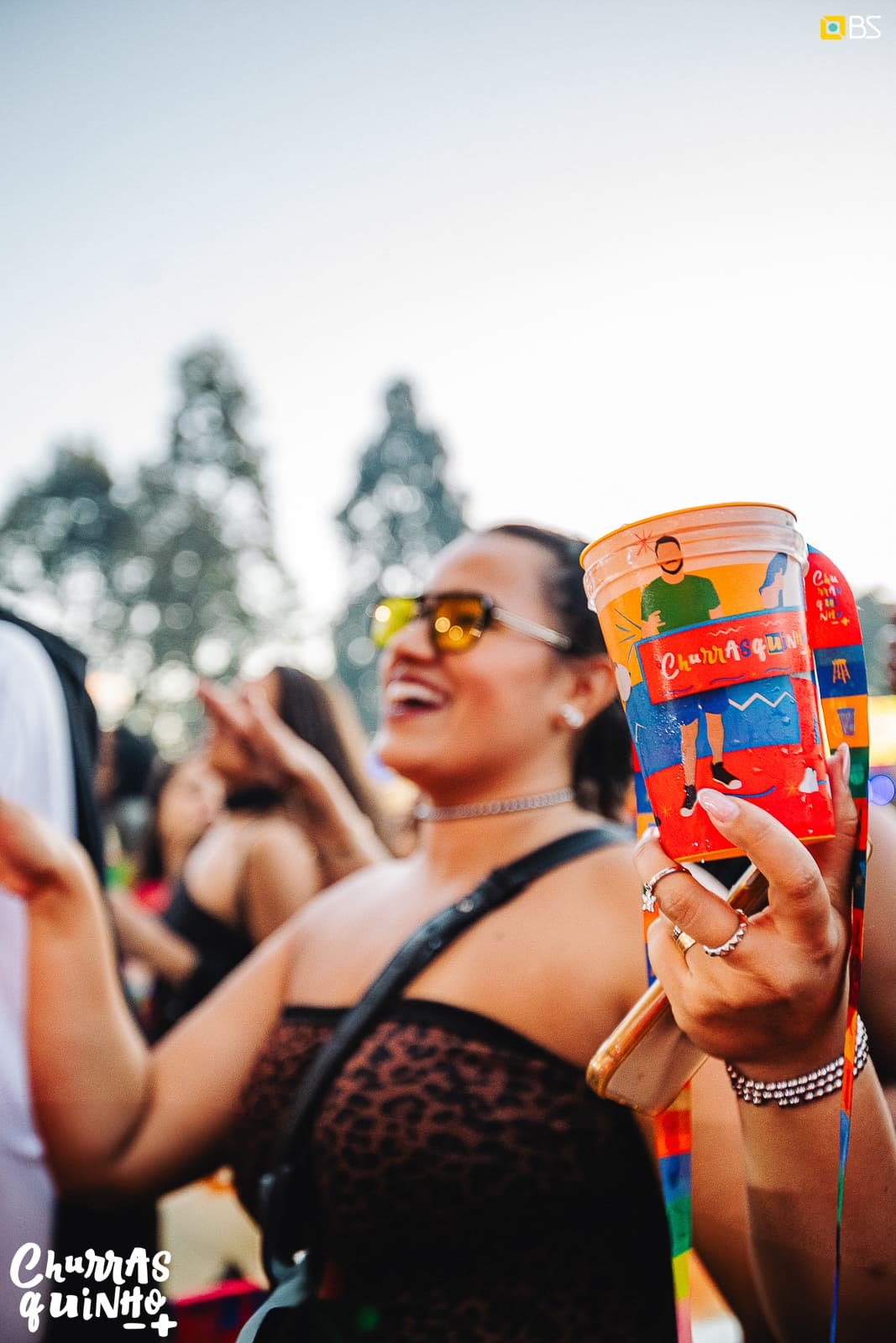 Copo personalizado Churrasquinho em um evento ao ar livre